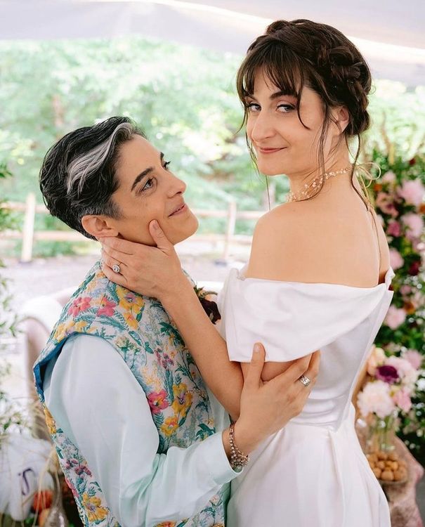 Anna & Lena, first look